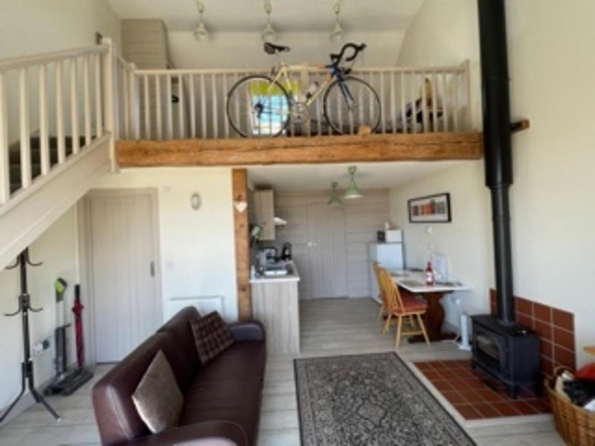Bike Shed - Beautiful 1-Bed Cottage In Shorwell Esterno foto